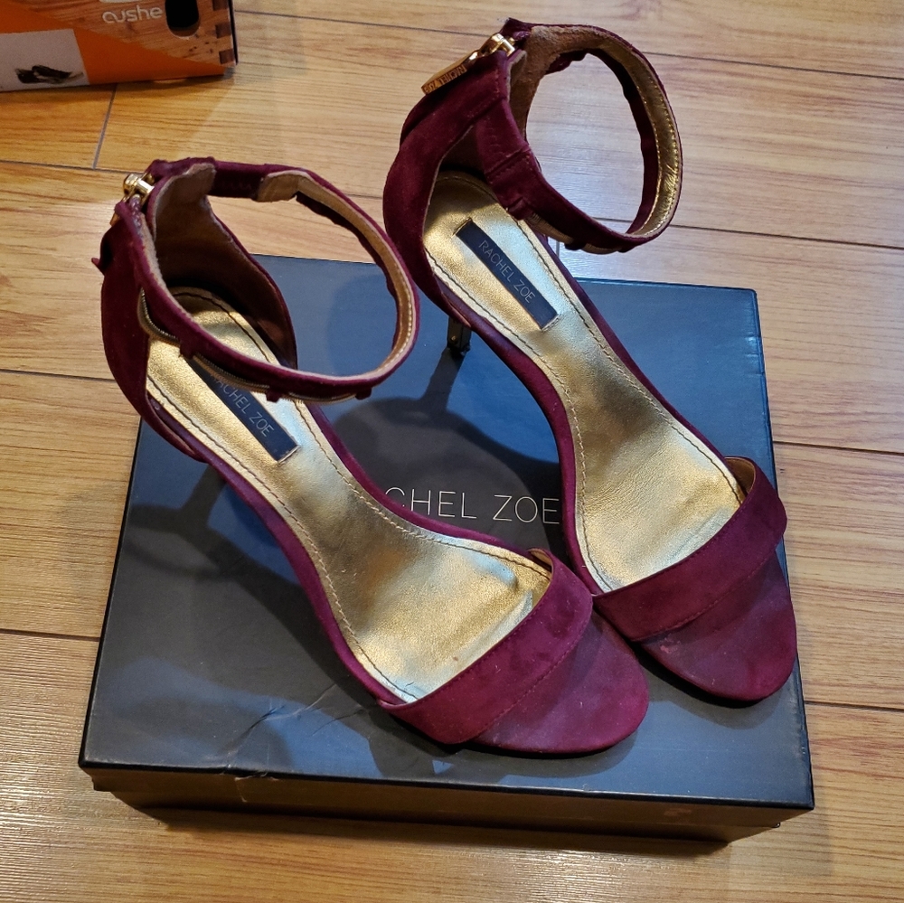 Rachel Zoe in a color plum